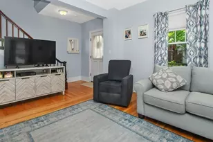 29 Ash St, Waltham, MA 02453 - Photo 9