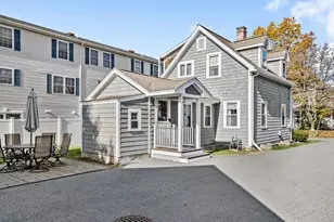29 Ash St, Waltham, MA 02453 - Photo 33