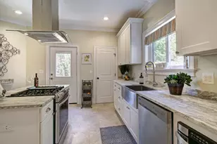 287 Walnut Ave, Boston, MA 02119 - Photo 13