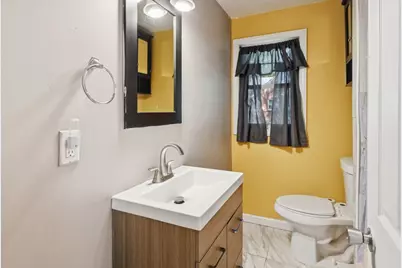 881 Roosevelt Ave, Springfield, MA 01109 - Photo 15