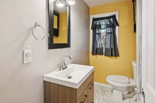 881 Roosevelt Ave, Springfield, MA 01109 - Photo 15