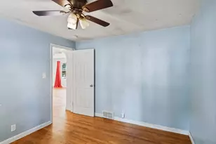 881 Roosevelt Ave, Springfield, MA 01109 - Photo 19
