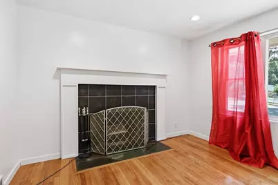 881 Roosevelt Ave, Springfield, MA 01109 - Photo 11