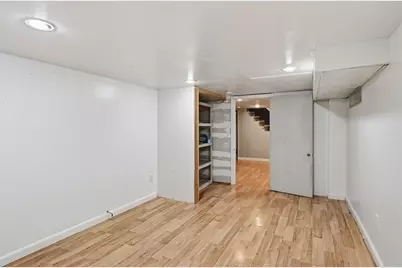 881 Roosevelt Ave, Springfield, MA 01109 - Photo 27