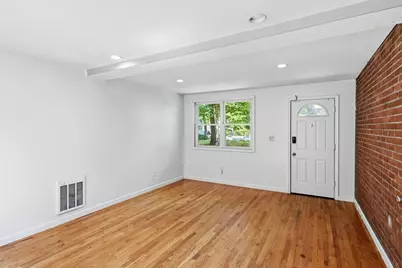 881 Roosevelt Ave, Springfield, MA 01109 - Photo 5
