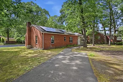 881 Roosevelt Ave, Springfield, MA 01109 - Photo 3