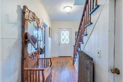 14 Holyoke St, Easthampton, MA 01027 - Photo 3