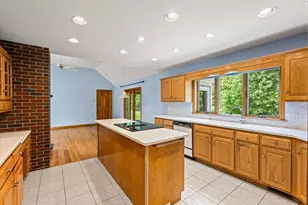 33 Coventry Ln, North Andover, MA 01845 - Photo 7
