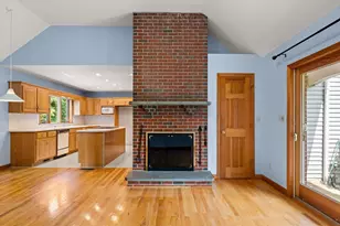 33 Coventry Ln, North Andover, MA 01845 - Photo 5