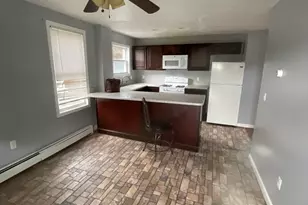 953 Globe St, Fall River, MA 02724 - Photo 9