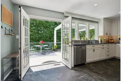 136 Weld St, Boston, MA 02132 - Photo 9