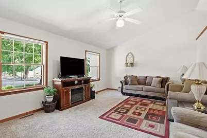 35 Rosewood Ln #35, Southwick, MA 01077 - Photo 5