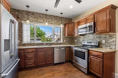 10 Orange St, Chelsea, MA 02150 - Photo 9