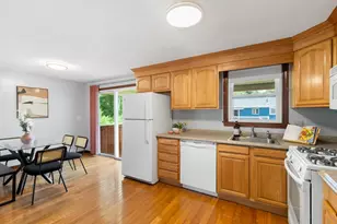 22 Susan Ave, Burlington, MA 01803 - Photo 11