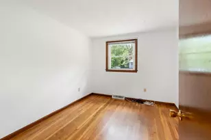 22 Susan Ave, Burlington, MA 01803 - Photo 19
