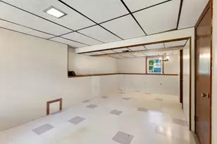 22 Susan Ave, Burlington, MA 01803 - Photo 25