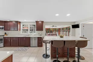 536 Plymouth St, Middleborough, MA 02346 - Photo 5