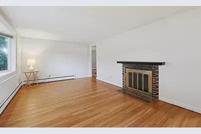 10 Magnolia Ter, Stoneham, MA 02180 - Photo 7