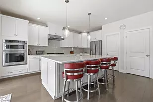 85 Phoebe St, Methuen, MA 01844 - Photo 9