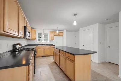 24 Royal Ave #24, Dracut, MA 01826 - Photo 5