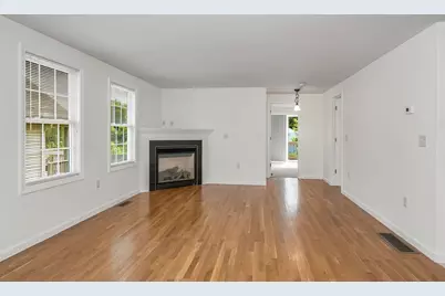 24 Royal Ave #24, Dracut, MA 01826 - Photo 11