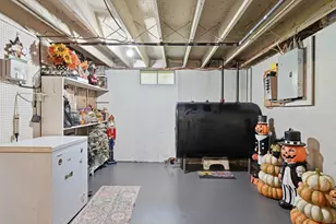 64 Senator St, Springfield, MA 01129 - Photo 27