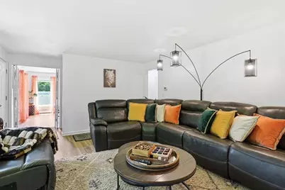 64 Senator St, Springfield, MA 01129 - Photo 9
