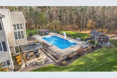 394 Mohawk Rd, Raynham, MA 02767 - Photo 5
