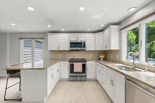 6 Hampton Ct, Lynnfield, MA 01940 - Photo 7