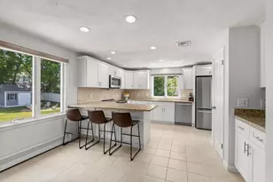 6 Hampton Ct, Lynnfield, MA 01940 - Photo 9