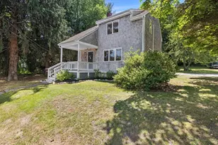 35 Maple St, Kingston, MA 02364 - Photo 1
