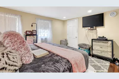 143 Myrtle Street, Melrose, MA 02176 - Photo 17
