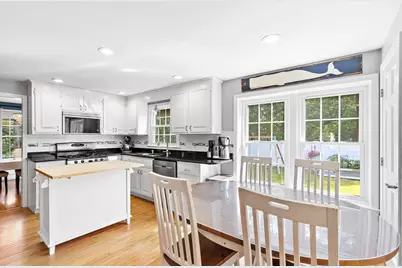 1 Castle Rd, Medway, MA 02053 - Photo 9