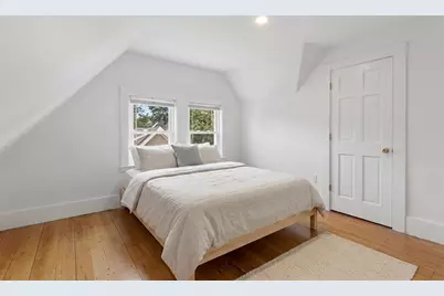 191 Davis Ave, Brookline, MA 02445 - Photo 17