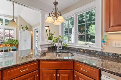 83 Longview St, Haverhill, MA 01830 - Photo 5