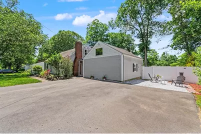 25 Moynihan Rd, Hamilton, MA 01982 - Photo 5