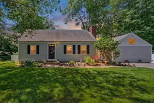 25 Moynihan Rd, Hamilton, MA 01982 - Photo 5