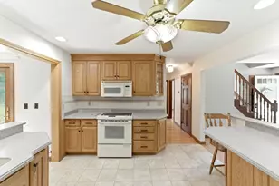 474 Orchard St, Raynham, MA 02767 - Photo 3