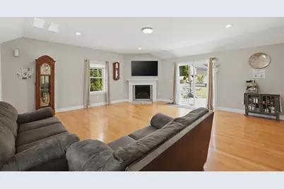 686 Willard Street, Leominster, MA 01453 - Photo 9
