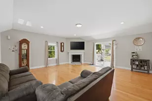 686 Willard St, Leominster, MA 01453 - Photo 9