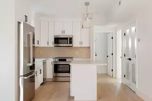 387 Norfolk St, Cambridge, MA 02139 - Photo 3