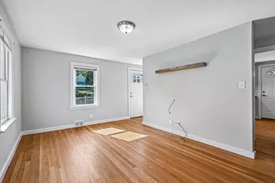 42 E Main St, Gloucester, MA 01930 - Photo 3
