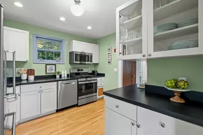 197 Hillside Ave, Arlington, MA 02476 - Photo 11