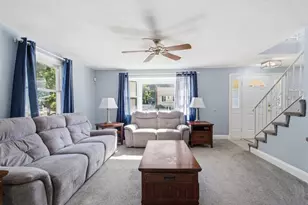 137 Maplewood Rd, Lynn, MA 01904 - Photo 3