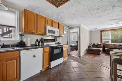 156 Pilgrim Ave, Worcester, MA 01604 - Photo 15