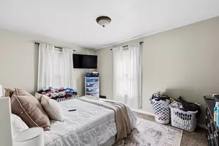 218 Bates St, New Bedford, MA 02745 - Photo 15