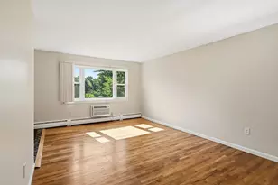 73 Regency Park Dr, Agawam, MA 01001 - Photo 5