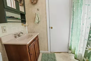 134 Peninsula Dr, Lunenburg, MA 01462 - Photo 15