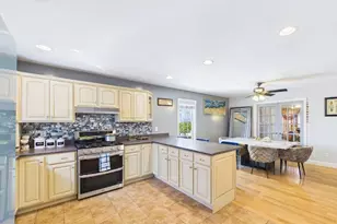 19 Abington Ln, Fall River, MA 02721 - Photo 13