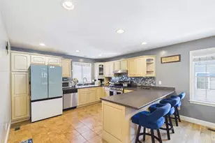 19 Abington Ln, Fall River, MA 02721 - Photo 11
